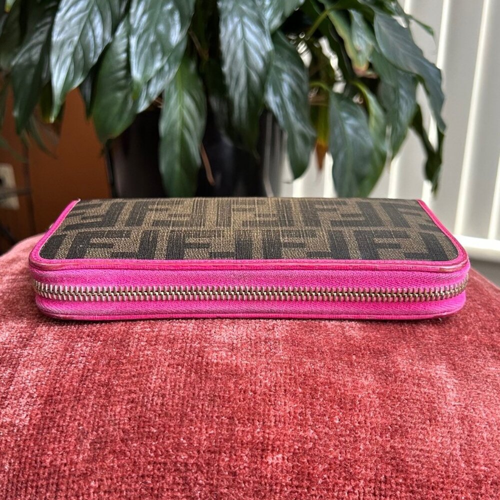 FENDI Zip Around Zucca Wallet Tobacco Pink - Picture 5 of 11